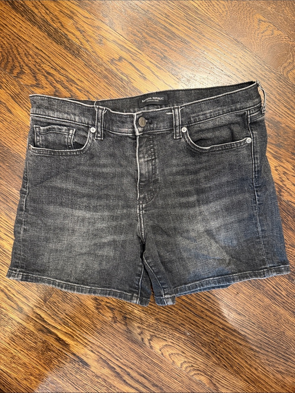 Banana Republic Washed Black Denim Women’s Shorts